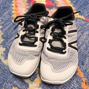 Xero HFS barefoot running shoes women’s size 8.5 gray/black